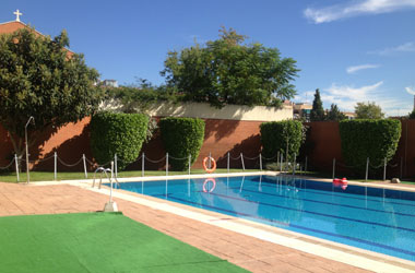 Servicio de limpieza de jardines, limpieza y decoración de jardines, servicio de podas, poda y mantenimiento de césped, limpieza de comunidades de propietarios, servicio de limpieza y mantenimiento de garajes, limpieza de garajes de comunidades